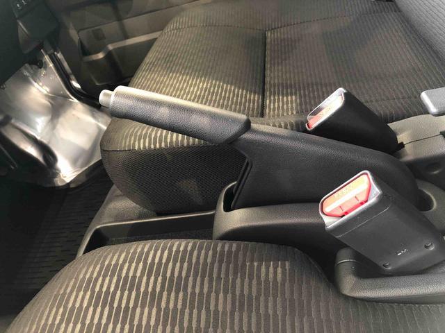 ハイゼットカーゴ ＤＸ　４ＷＤ　ＡＭ／ＦＭラジオ　　マニュアルエアコン　パワーステアリング　パワードアロック　キーレスエントリー　衝突被害軽減システム　横滑り防止機能　アイドリングストップ　オートライト　ＡＢＳ（41枚目）
