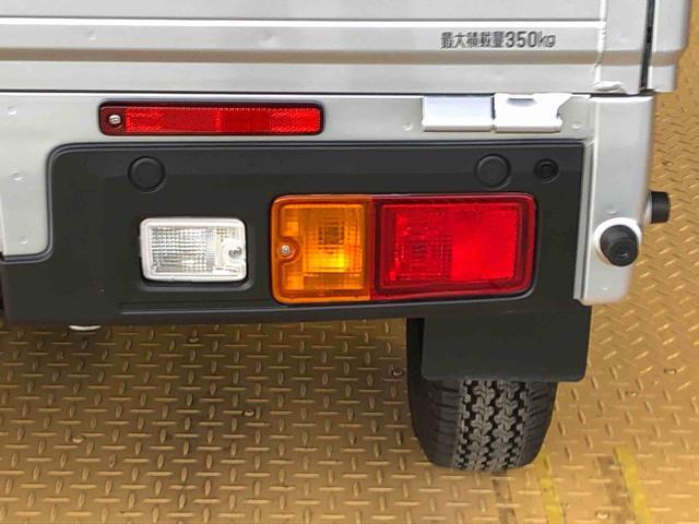 ハイゼットトラック スタンダード 農用スペシャル 4WD マニュアルエアコン パワステ オートライト 作業灯 リヤ4枚リーフスプリング スーパーデフロック ラジオデッキ 衝突被害軽減システム 横滑り防止機能 アイドリングストップ ABS(31枚目)