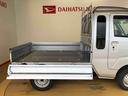 荷台アオリは3方向開き!フラットな荷台で効率よく荷物を積み降ろし出来ます!