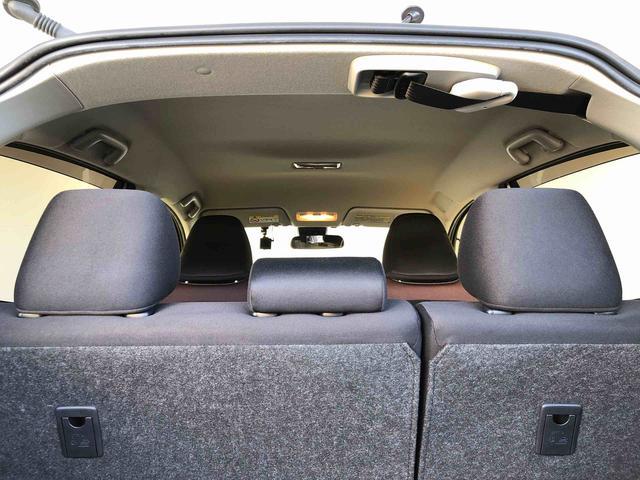 ヴィッツ ハイブリッドU 2WD 衝突被害軽減システム 横滑り防止機能 シートヒーター オートライト プッシュスタート スマートキー オートエアコン パワステ パワーウインドウ 電動格納ドアミラー ABS(14枚目)