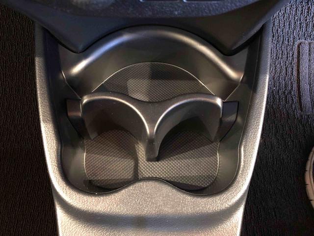 ヴィッツ ハイブリッドU 2WD 衝突被害軽減システム 横滑り防止機能 シートヒーター オートライト プッシュスタート スマートキー オートエアコン パワステ パワーウインドウ 電動格納ドアミラー ABS(39枚目)