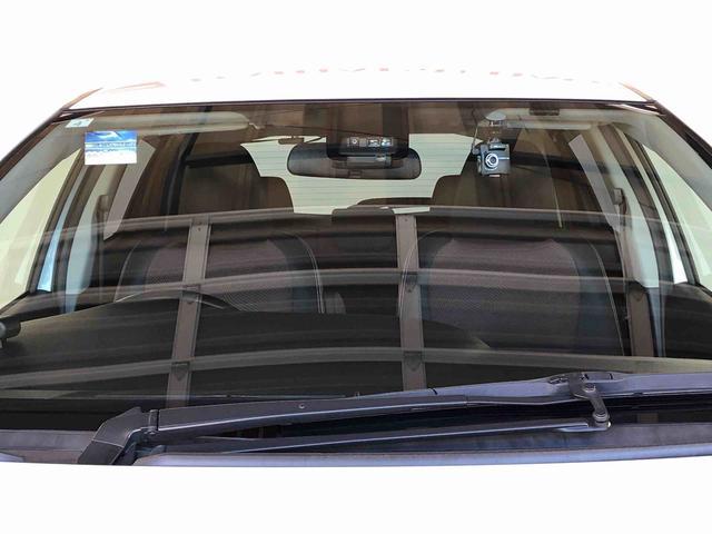 ヴィッツ ハイブリッドU 2WD 衝突被害軽減システム 横滑り防止機能 シートヒーター オートライト プッシュスタート スマートキー オートエアコン パワステ パワーウインドウ 電動格納ドアミラー ABS(46枚目)