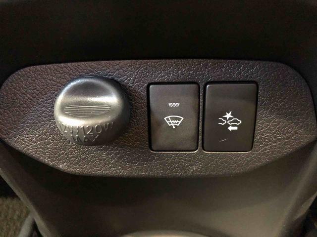 ヴィッツ ハイブリッドU 2WD 衝突被害軽減システム 横滑り防止機能 シートヒーター オートライト プッシュスタート スマートキー オートエアコン パワステ パワーウインドウ 電動格納ドアミラー ABS(55枚目)