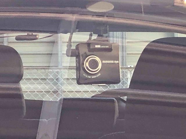 ヴィッツ ハイブリッドU 2WD 衝突被害軽減システム 横滑り防止機能 シートヒーター オートライト プッシュスタート スマートキー オートエアコン パワステ パワーウインドウ 電動格納ドアミラー ABS(62枚目)