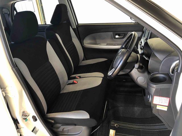 運転席の座面高さを調整できるシートリフターが付いています。フロントシートはベンチシートを採用で、座面も広く使い勝手もいいですよ♪