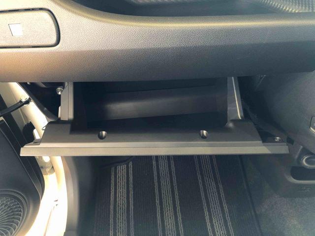 よく使うものが手を伸ばせばすぐ届く、機能面で充実した収納。