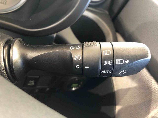 ☆オートライト機能☆車外の明るさに応じて自動的でヘッドランプを点灯および消灯します。夕暮れ時やトンネルなどで便利です！