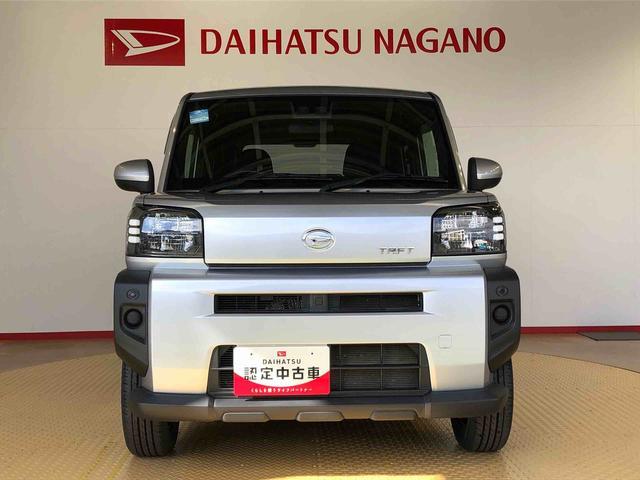 タフト Ｘ　２ＷＤ　スカイルーフ　　プッシュスタート　スマートキー　オートライト　オートエアコン　電動パーキングブレーキ　衝突被害軽減システム　横滑り防止機能　アイドリングストップ　ＡＢＳ（4枚目）