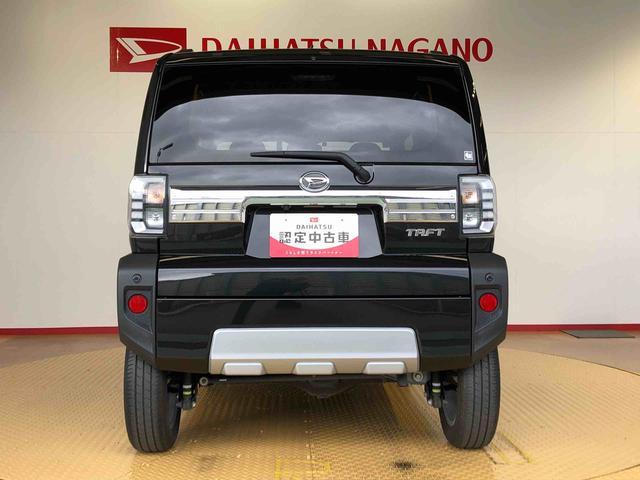 タフト Ｇターボ　クロムベンチャー　４ＷＤ　ターボ　スカイルーフ　　プッシュスタート　スマートキー　オートライト　オートエアコン　電動パーキングブレーキ　衝突被害軽減システム　横滑り防止機能　　シートヒーター　新品ナビ（5枚目）