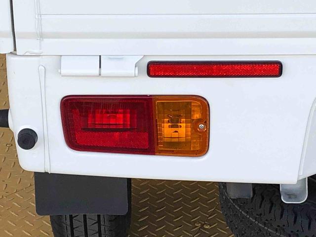 ハイゼットトラック ＥＸＴ　４ＷＤ　キーレスエントリー　パワードアロック　パワーウィンドウ　手動ドアミラー　マニュアルエアコン　パワステ　フォグランプ　ＣＤステレオ　作業灯　ＡＢＳ（32枚目）