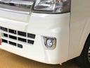 フォグランプで夜間・霧中時の運転も安心です。
