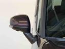 便利な電動格納ドアミラー付きです。