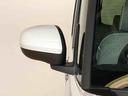 便利な電動格納ドアミラー付きです。