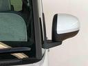 便利な電動格納ドアミラー付きです。