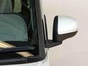 便利な電動格納ドアミラー付きです。
