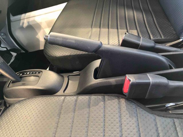 ハイゼットトラック スタンダード　４ＷＤ　マニュアルエアコン　パワステ　タイミングチェーン　ラジオデッキ　手動ドアミラー　手動ウィンドウ　衝突被害軽減システム　横滑り防止機能　アイドリングストップ　ＡＢＳ（41枚目）