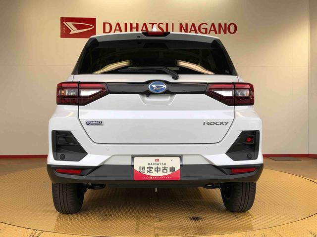 ロッキー プレミアムG HEV 2WD クルーズコントロール 衝突被害軽減システム 横滑り防止機能 シートヒーター オートライト オートエアコン プッシュスタート スマートキー アイドリングストップ 電動格納ドアミラー ABS(5枚目)