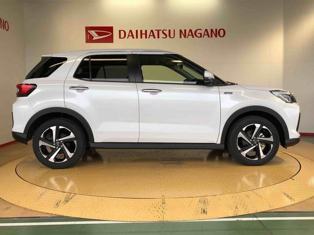 ロッキー プレミアムG HEV 2WD クルーズコントロール 衝突被害軽減システム 横滑り防止機能 シートヒーター オートライト オートエアコン プッシュスタート スマートキー アイドリングストップ 電動格納ドアミラー ABS(6枚目)