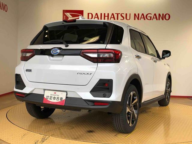 ロッキー プレミアムG HEV 2WD クルーズコントロール 衝突被害軽減システム 横滑り防止機能 シートヒーター オートライト オートエアコン プッシュスタート スマートキー アイドリングストップ 電動格納ドアミラー ABS(10枚目)