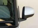 便利な電動格納ドアミラー付きです。