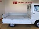 荷台アオリは3方向開き!フラットな荷台で効率よく荷物を積み降ろし出来ます!