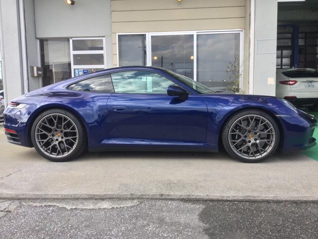 ９１１ ９１１カレラ４Ｓ　ＰＣＣＢ　スポーツクロノ　スポーツエグゾースト　２０／２１ＲＳスパイダーホイール　ＬＥＤマトリックスライト　アダプティブクルーズ　１８ｗａｙ電動スポーツシート　ＢＯＳＥサウンド（4枚目）