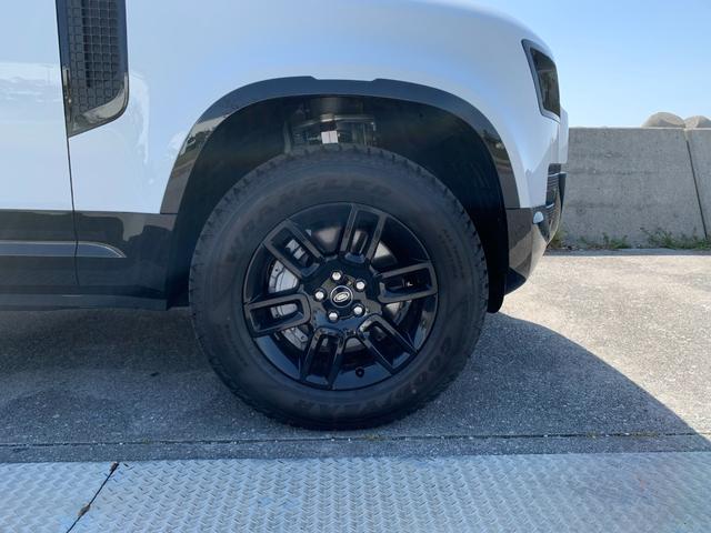 ディフェンダー １１０Ｘ－ダイナミックＨＳＥ　Ｄ３５０　エアサスペンション、ブラックエクステリア、プライバシーガラス、スペアホイールカバー同色、スタイル６０１０ホイール、フジホワイト、ＯＰ８３００００　当店試乗車（18枚目）