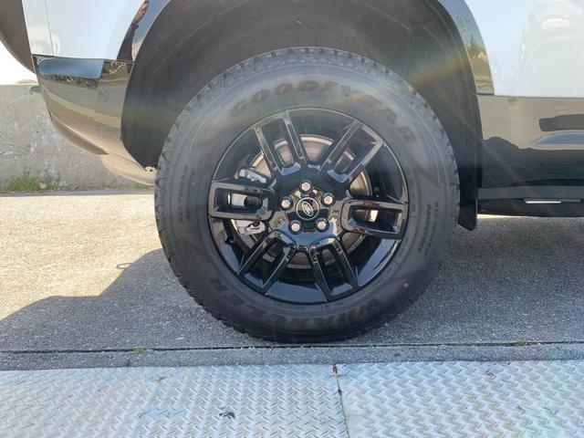 ディフェンダー １１０Ｘ－ダイナミックＨＳＥ　Ｄ３５０　エアサスペンション、ブラックエクステリア、プライバシーガラス、スペアホイールカバー同色、スタイル６０１０ホイール、フジホワイト、ＯＰ８３００００　当店試乗車（19枚目）