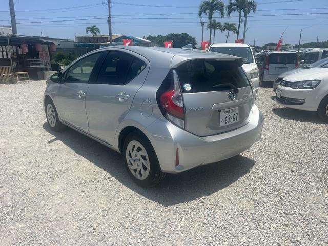アクア 　キーレス　アイドリングストップ　電動格納ミラー　衝突安全ボディ　禁煙車　ＡＢＳＢｌｕｅｔｏｏｔｈ付き　バックカメラ（15枚目）
