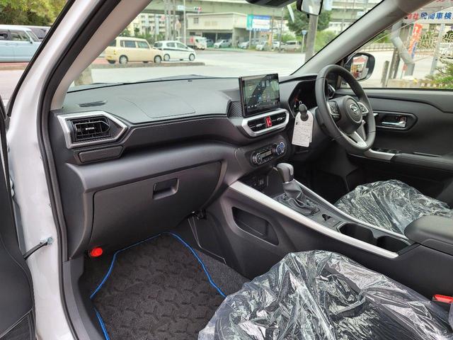 プレミアムG HEV 新車 展示車 試乗出来ます!! パノラマモニターパック(9インチスマホ連携ディスプレイオーディオ)(14枚目)