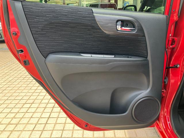 後部座席左ドア