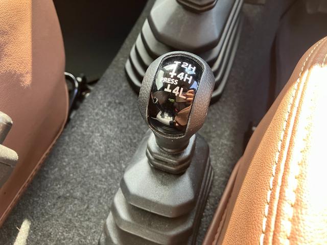 ジムニー ＸＬ　電格ドアミラー　キーレススタートシステム　スマートキー＆プッシュスタート　助手席エアバッグ　パートタイム４ＷＤ　セキュリティ　エアバック　横滑り防止機能　パワーウィンドウ　フルオートエアコン　ＡＢＳ（48枚目）