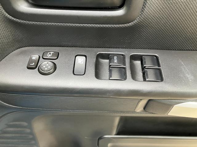 運転席側ドアボタン群