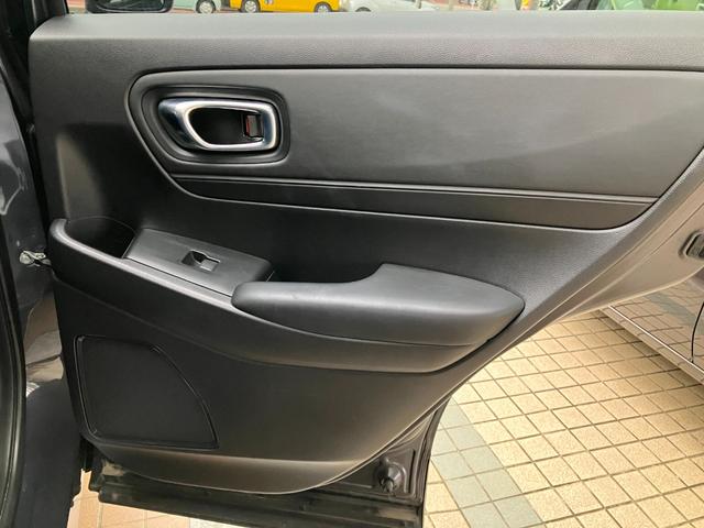 後部座席右ドア