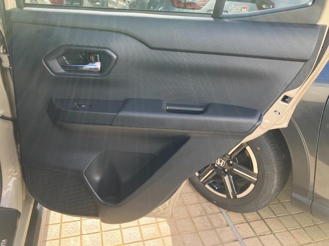 後部座席右ドア