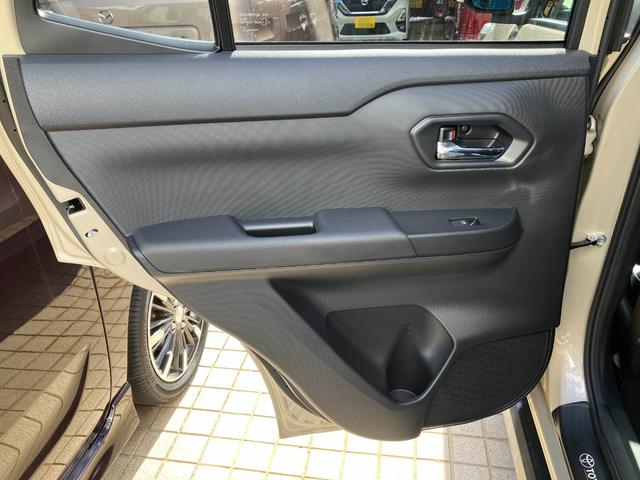 後部座席左ドア