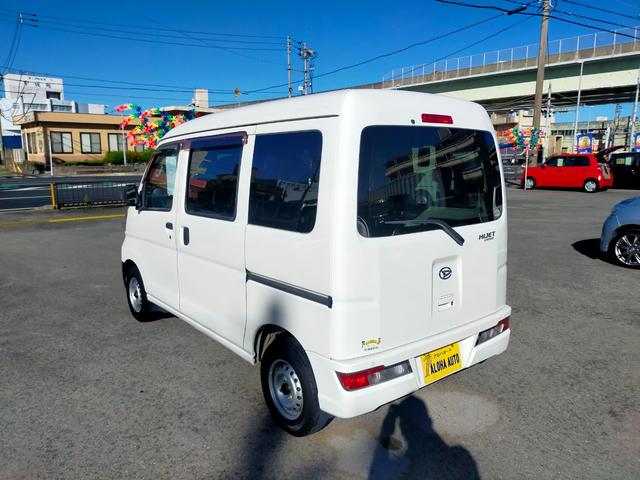 来店時、言って頂ければ、缶コーヒーか、缶のお茶をサービスさせて頂きます。いきなり出されると、ビックリされると思いますので！