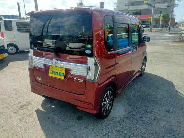 車内のクリーニングは、特に気を付けてやっています、中古車ですが、清潔感溢れる車にするために。