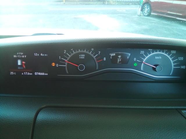 車内のクリーニングは、特に気を付けてやっています、中古車ですが、清潔感溢れる車にするために。