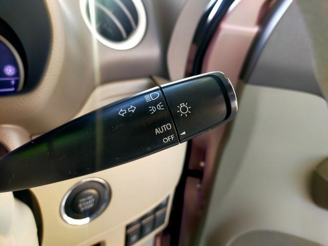 オートライト付き。暗くなると勝手にライトがつきます。