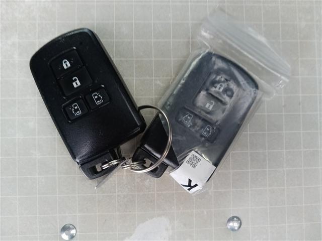 ヴォクシー ＺＳ　フルセグ　メモリーナビ　ＤＶＤ再生　ミュージックプレイヤー接続可　バックカメラ　衝突被害軽減システム　ＥＴＣ　両側電動スライド　ＬＥＤヘッドランプ　ウオークスルー　乗車定員７人　３列シート　記録簿（40枚目）