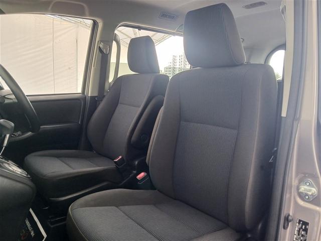 ヴォクシー Ｘ　メモリーナビ　ミュージックプレイヤー接続可　バックカメラ　衝突被害軽減システム　ＥＴＣ　両側電動スライド　ＬＥＤヘッドランプ　乗車定員８人　３列シート　アイドリングストップ（15枚目）