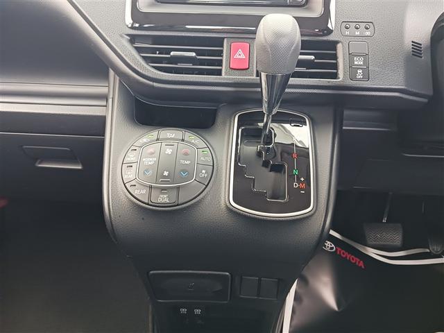 ヴォクシー Ｘ　メモリーナビ　ミュージックプレイヤー接続可　バックカメラ　衝突被害軽減システム　ＥＴＣ　両側電動スライド　ＬＥＤヘッドランプ　乗車定員８人　３列シート　アイドリングストップ（32枚目）