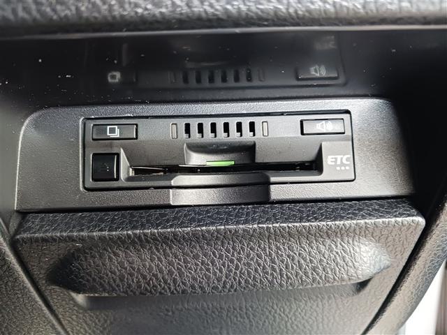 ヴォクシー Ｘ　メモリーナビ　ミュージックプレイヤー接続可　バックカメラ　衝突被害軽減システム　ＥＴＣ　両側電動スライド　ＬＥＤヘッドランプ　乗車定員８人　３列シート　アイドリングストップ（36枚目）