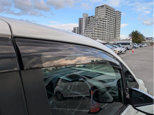 ヴォクシー ハイブリッドＺＳ　煌ＩＩ　フルセグ　メモリーナビ　ＤＶＤ再生　ミュージックプレイヤー接続可　後席モニター　バックカメラ　衝突被害軽減システム　ＥＴＣ　ドラレコ　両側電動スライド　ＬＥＤヘッドランプ　乗車定員７人　３列シート（5枚目）