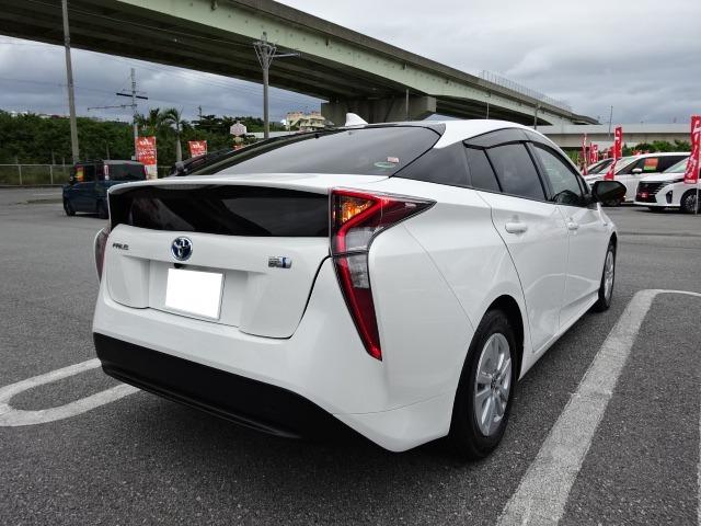 プリウス Ｓ　走行３万３千キロ　トヨタセーフティーセンス　ＳＤナビ　フルセグＴＶ　ＤＶＤ　ブルートゥース　前後ドライブレコーダー　ＥＴＣ　バックカメラ　ＬＥＤヘッドライト　純正アルミ　クルーズコントロール（5枚目）