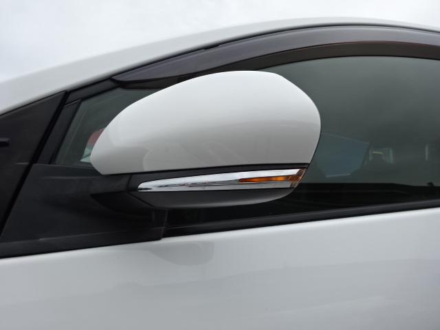 プリウス Ｓ　走行３万３千キロ　トヨタセーフティーセンス　ＳＤナビ　フルセグＴＶ　ＤＶＤ　ブルートゥース　前後ドライブレコーダー　ＥＴＣ　バックカメラ　ＬＥＤヘッドライト　純正アルミ　クルーズコントロール（11枚目）