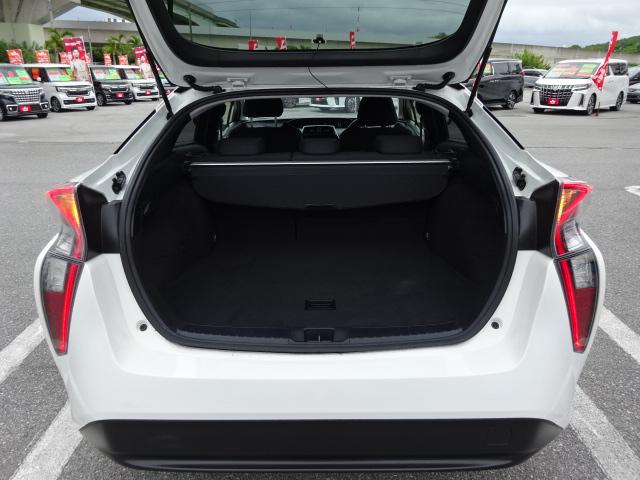 プリウス Ｓ　走行３万３千キロ　トヨタセーフティーセンス　ＳＤナビ　フルセグＴＶ　ＤＶＤ　ブルートゥース　前後ドライブレコーダー　ＥＴＣ　バックカメラ　ＬＥＤヘッドライト　純正アルミ　クルーズコントロール（22枚目）