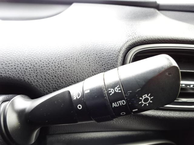 プリウス Ｓ　走行３万３千キロ　トヨタセーフティーセンス　ＳＤナビ　フルセグＴＶ　ＤＶＤ　ブルートゥース　前後ドライブレコーダー　ＥＴＣ　バックカメラ　ＬＥＤヘッドライト　純正アルミ　クルーズコントロール（27枚目）