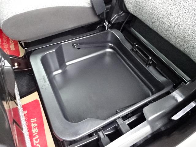 スペーシア ハイブリッドＸ　走行２千キロ　レーダーブレーキサポート　フロアマット　ワイドバイザー　サビ止め施工付き　ＬＥＤヘッドライト　両側パワースライドドア　前後クリアランスソナー　リアサーキュレーター　後席オットマン（21枚目）